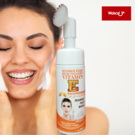 Spuma pentru curatarea fetei cu perie de masaj 150 ml Vitamin E, Wokali